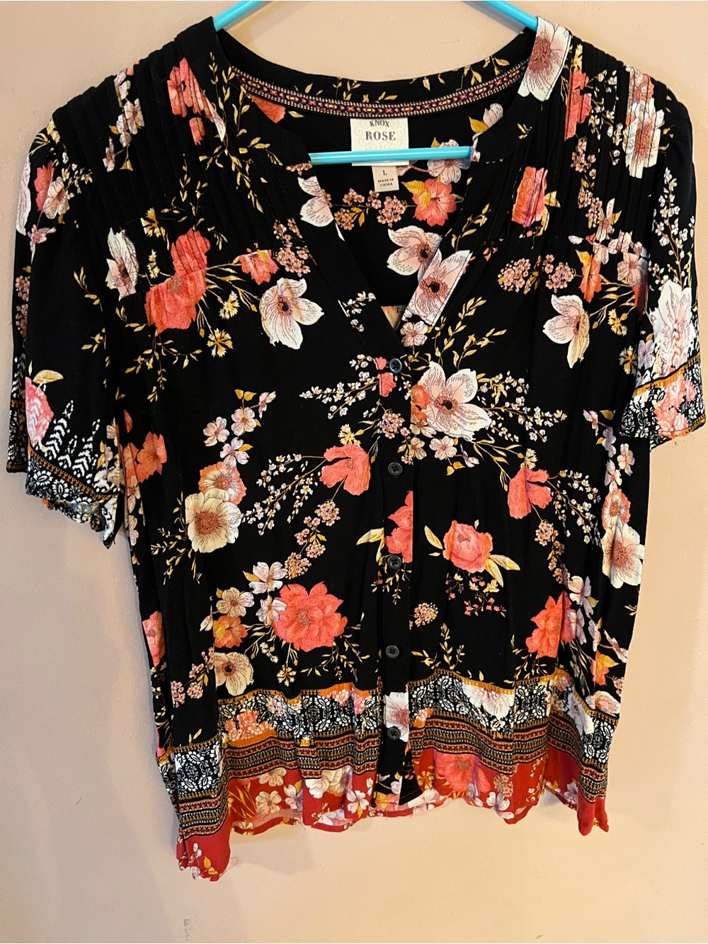 Knox Rose short sleeve floral top, size Large.